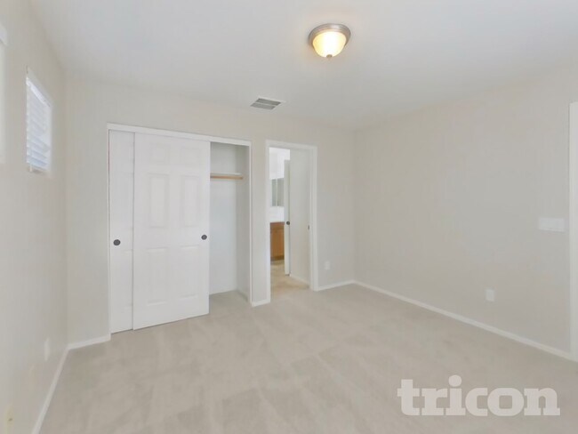 Building Photo - 24401 N Lost Dutchman Way