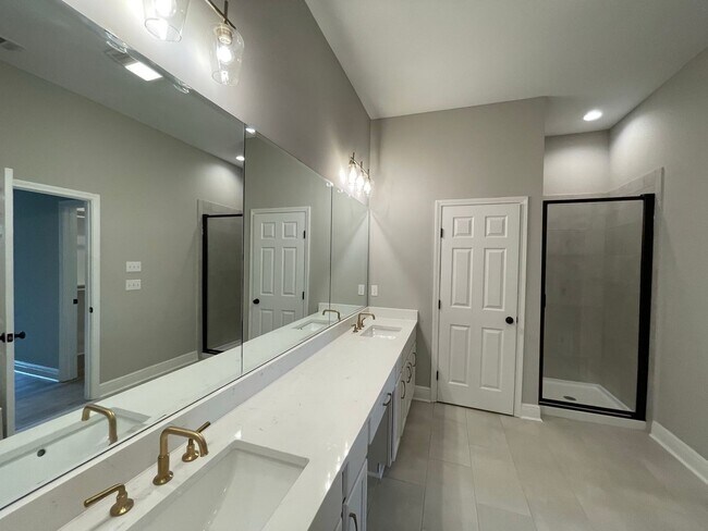 Building Photo - Modern 3BR + Office in Northwoods | Built 2022