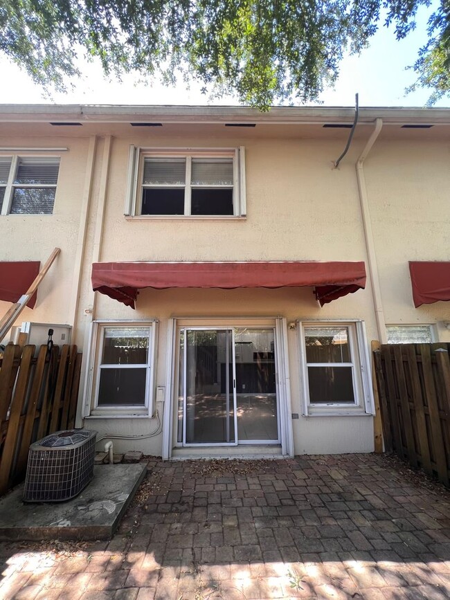 Building Photo - 3361 NW 29th Ct