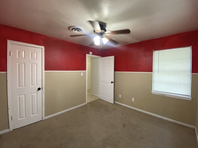 Building Photo - 204 Veterans Ave