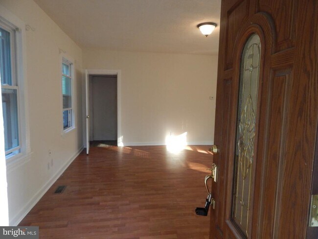 Building Photo - 133 Mill St