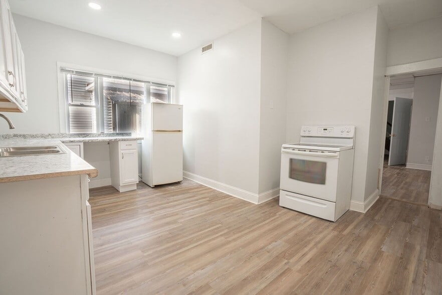 Building Photo - 731 S 7th St