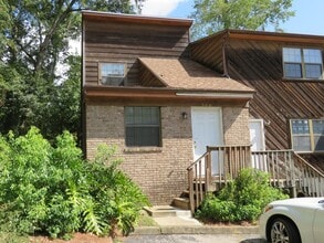 Building Photo - 3 bedroom town home for rent across from FSU Stadium August 2026 move in $1550 per month