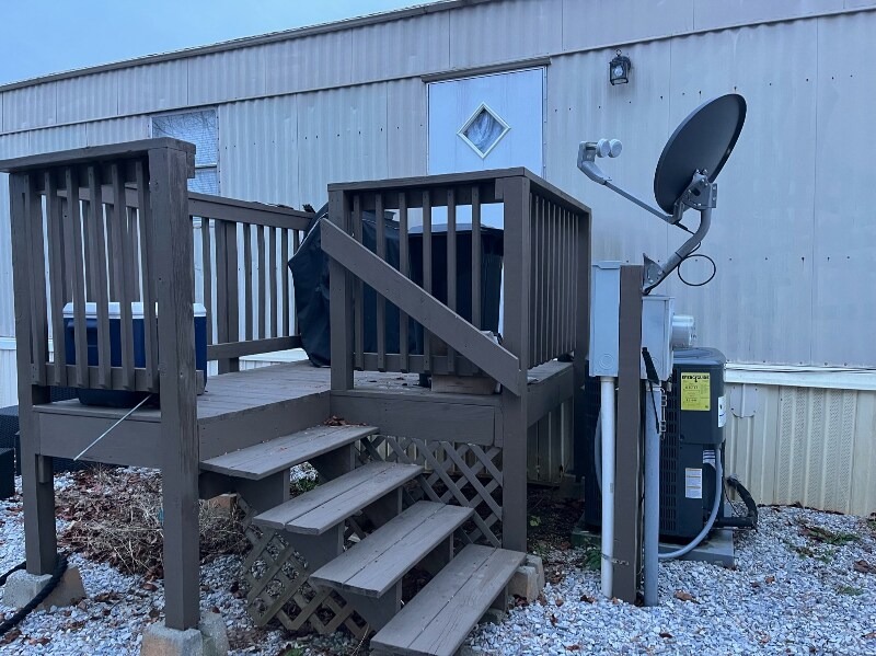 Building Photo - 104 Lynn Dr