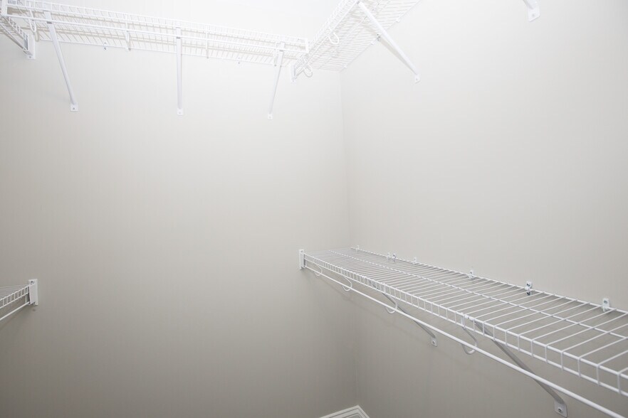 Walk-in closet - 470 S Glover St