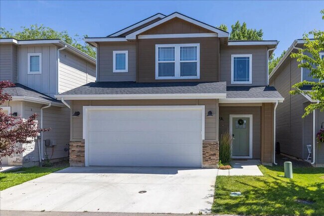 Building Photo - 2052 W Bella Ln