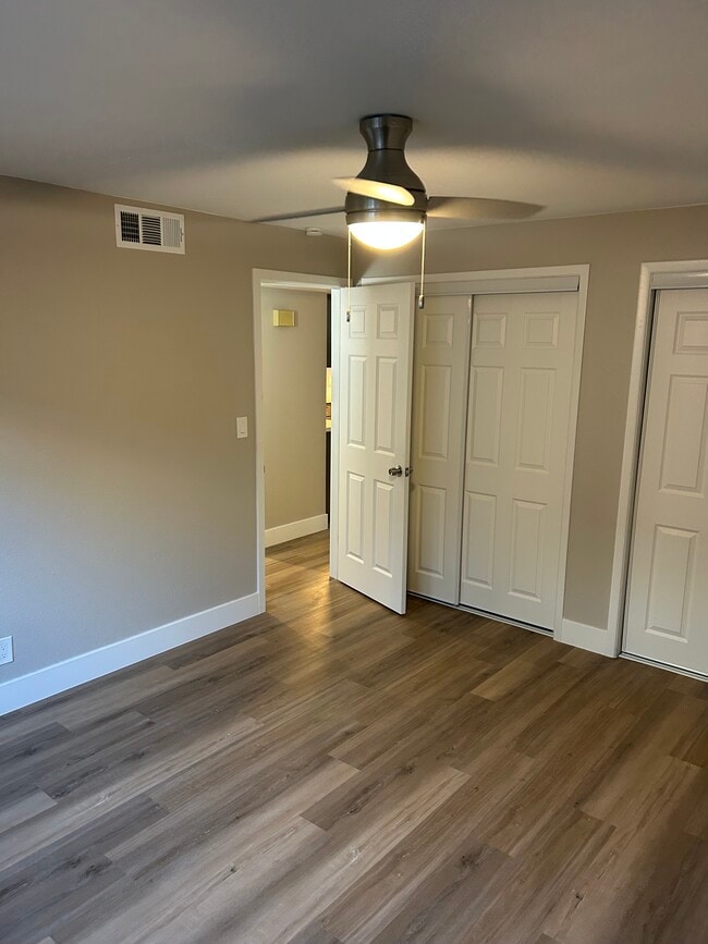 Building Photo - 323 S Pioneer