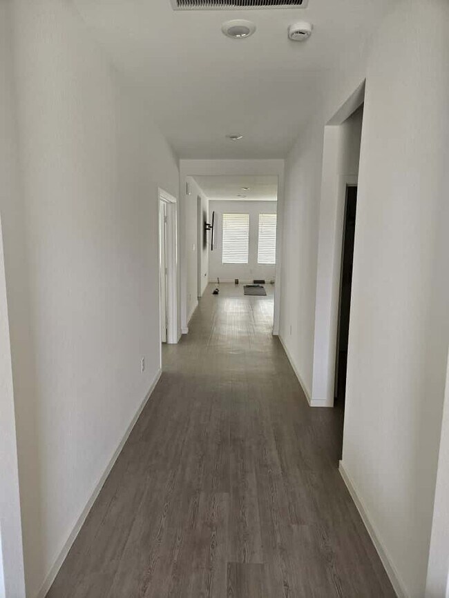 Building Photo - 26610 Coast Redwood Dr