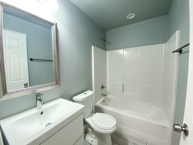 Building Photo - 3-Bedroom in Frenship ISD!