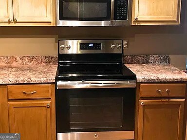 Building Photo - 502 Hunt Club Rd