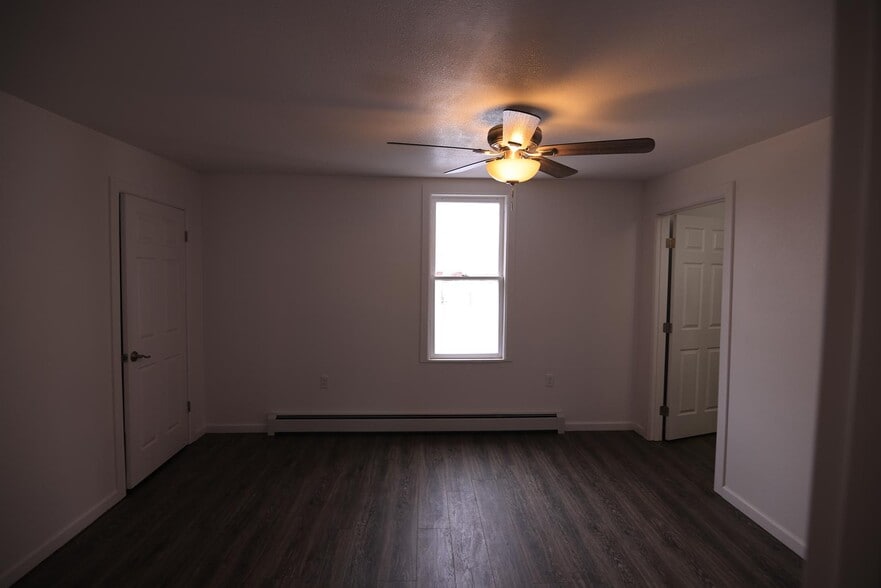 Master Bedroom - 635 Elm Ave