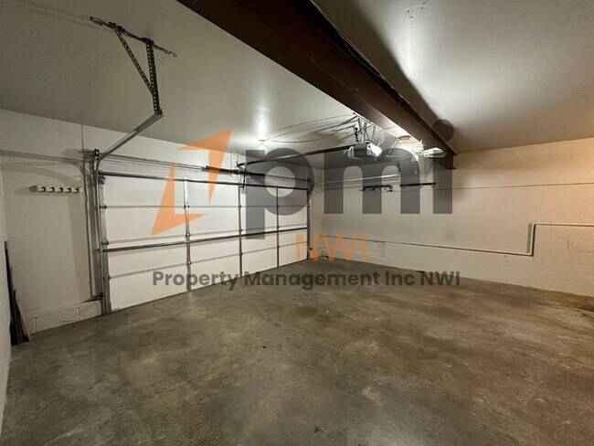 Building Photo - 219 Sandalwood Dr