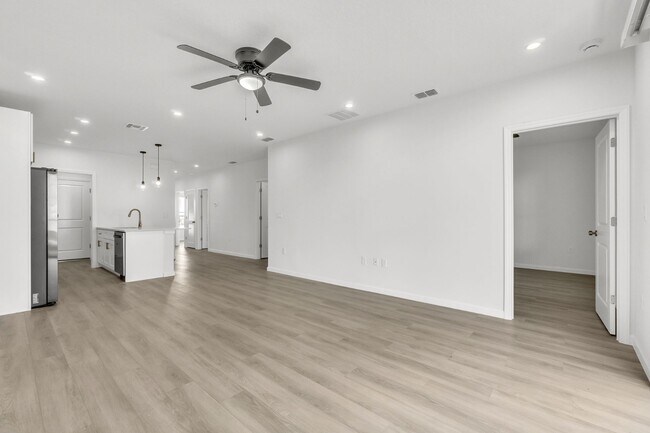 Building Photo - 2535 Slim Haywood Ave