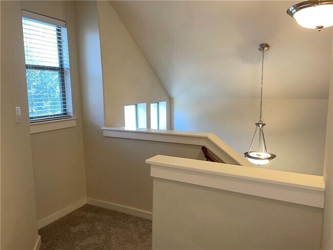 Building Photo - 2001 Faro Dr