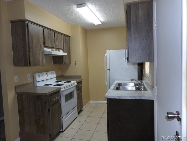 Building Photo - 520 Independence Hwy