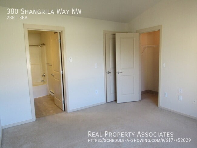Building Photo - 380 Shangri-La Way NW