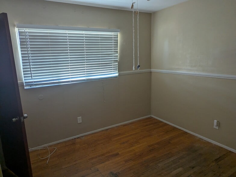 Building Photo - 2208 Holden Way