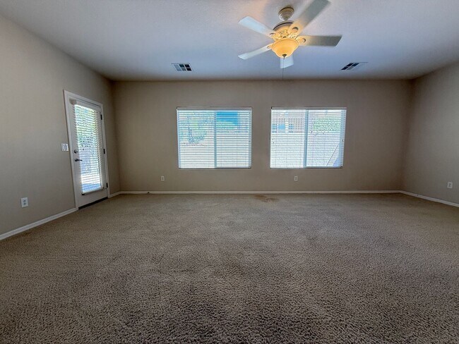 Building Photo - 2240 Shadow Canyon Dr