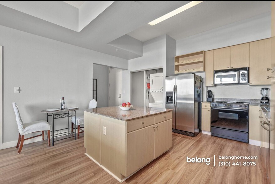 Building Photo - 488 E Ocean Blvd