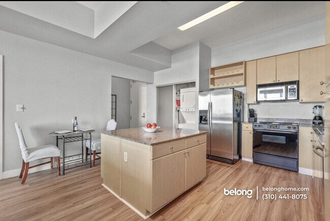 Building Photo - 488 E Ocean Blvd