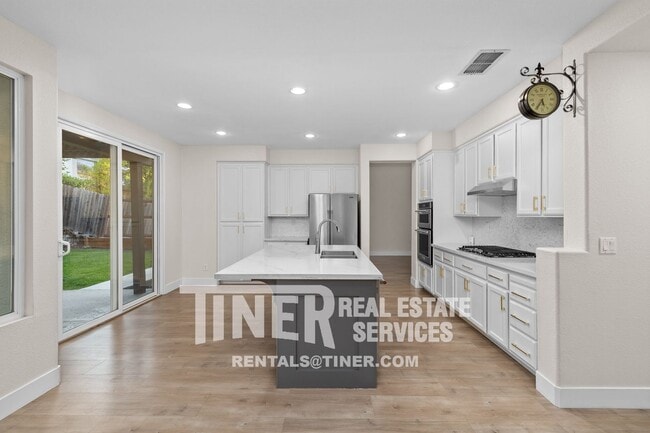 Building Photo - 3205 Corniche Ln