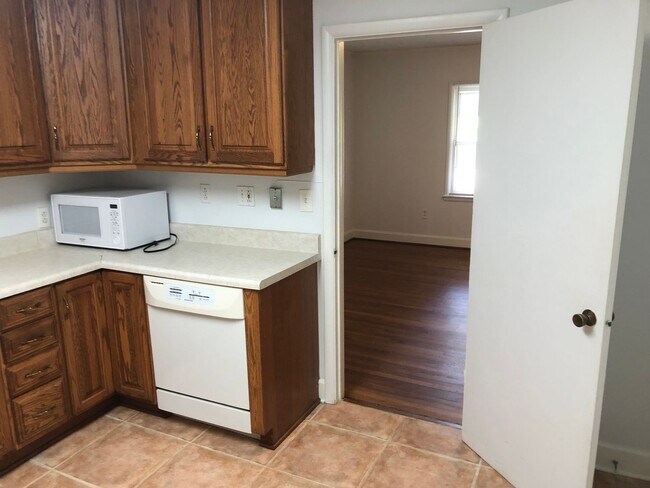 Building Photo - Byerly &amp; Paddock Duplex