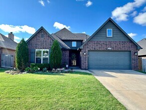 Building Photo - 3 bed, 2 bath -Aspen Pond