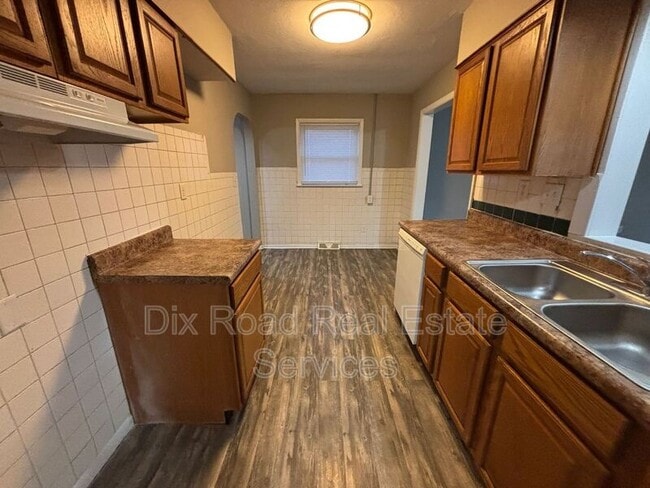 Building Photo - 2237 Carolina St