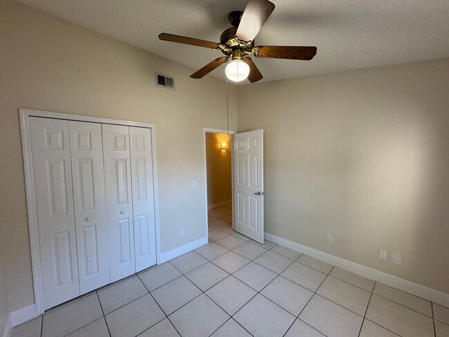 Building Photo - Charming 3 Bedroom, 2 Bathroom Home in Winter Park!!