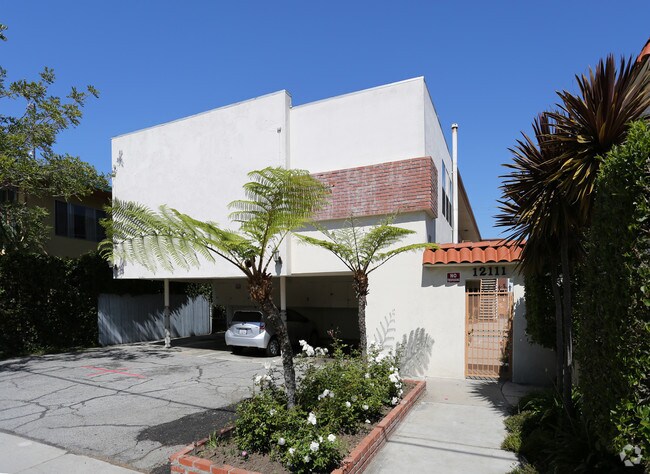 Primary Photo - 12111 Pacific Ave