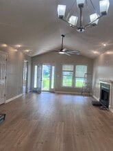 Building Photo - 205 Falling Leaf Ct