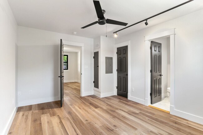 Building Photo - 1BD/1BA in Bywater with W/D in unit, Centr...