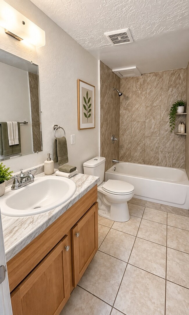 Building Photo - 1601 Ivy Cir