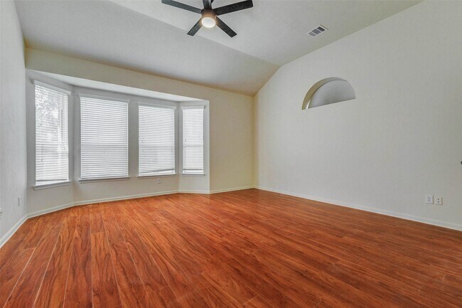 Building Photo - 26603 Summerbend Hollow Ln