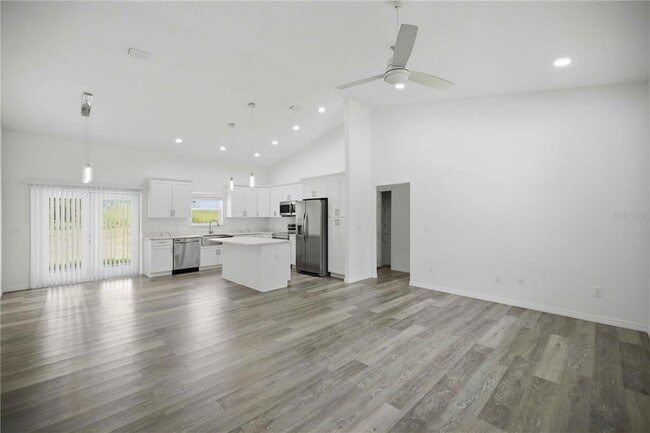 Building Photo - 13765 SW 81 Cir