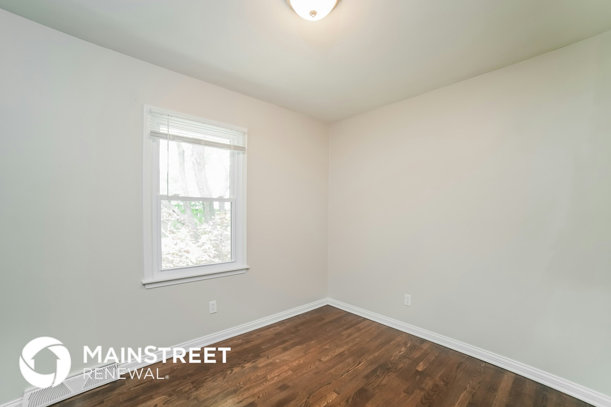 Building Photo - 813 N Apache Dr