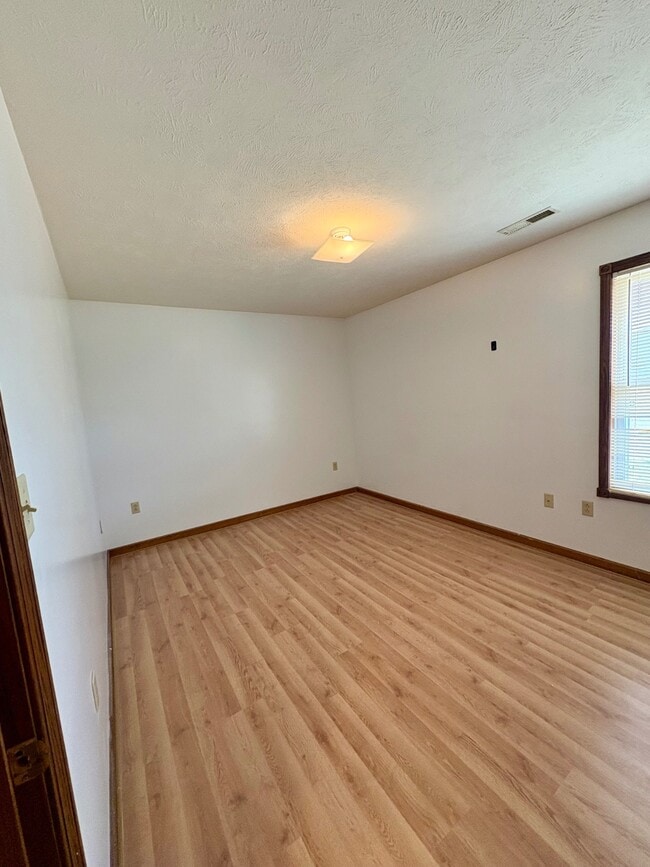 Building Photo - 736 20th St