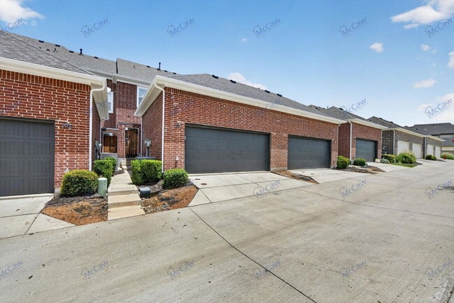 Building Photo - 8728 Ice House Dr