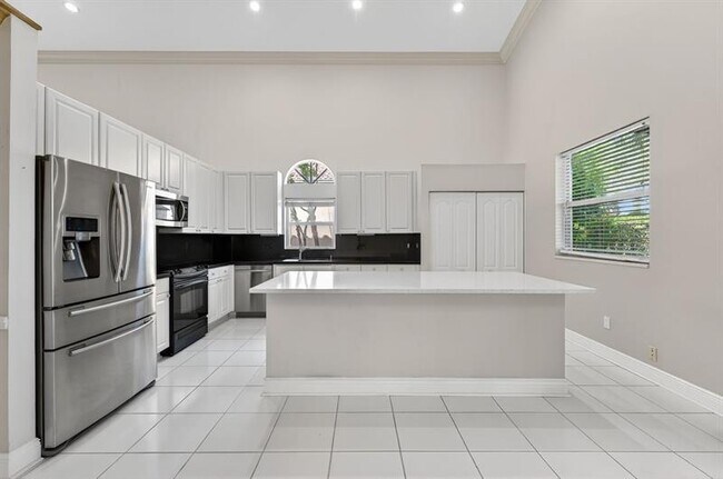 Building Photo - 6249 NW 78th Manor