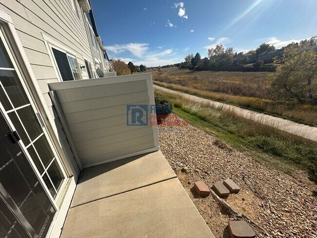 Building Photo - 1381 S Cathay Ct