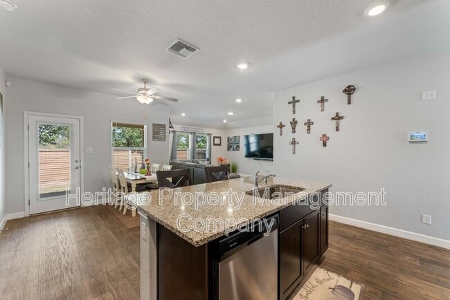 Building Photo - 829 Margay Lp