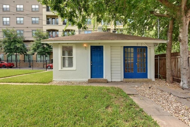 Building Photo - 903 Shoal Cliff Ct