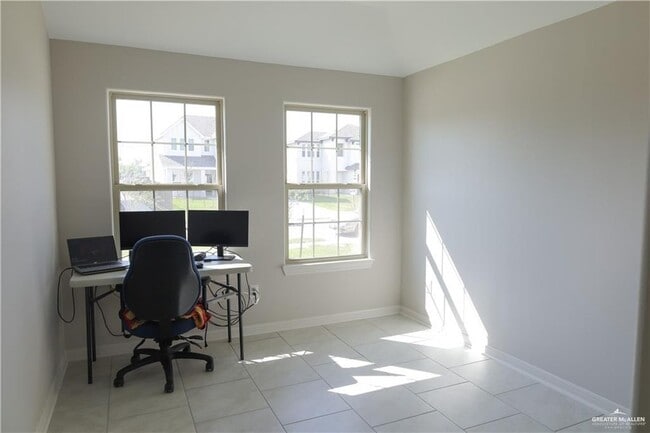 Building Photo - 13 N 33rd St