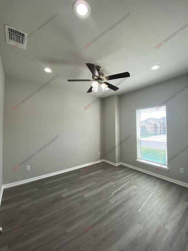 Building Photo - 818 Dunford Dr