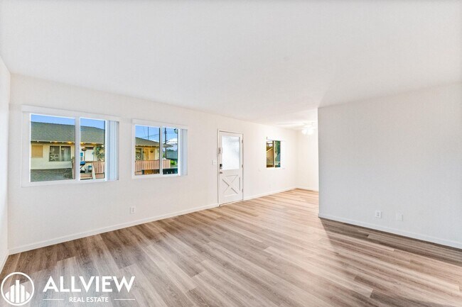 Building Photo - 7572 Amazon Dr