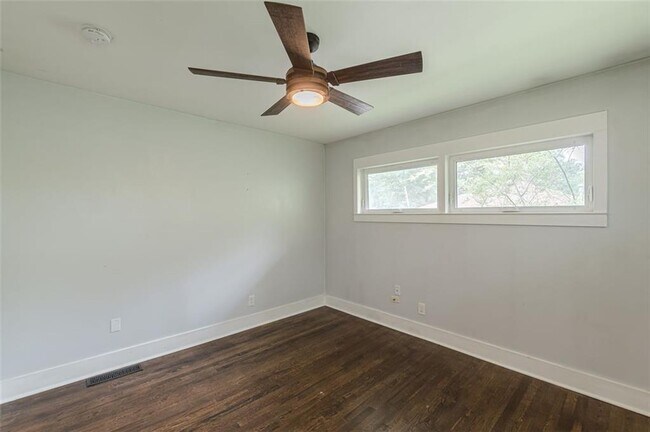 Building Photo - 2314 Bryant Dr