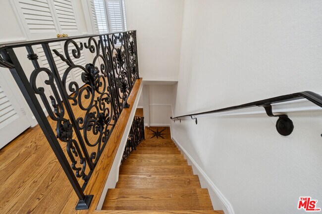 Building Photo - 880 Hilldale Ave