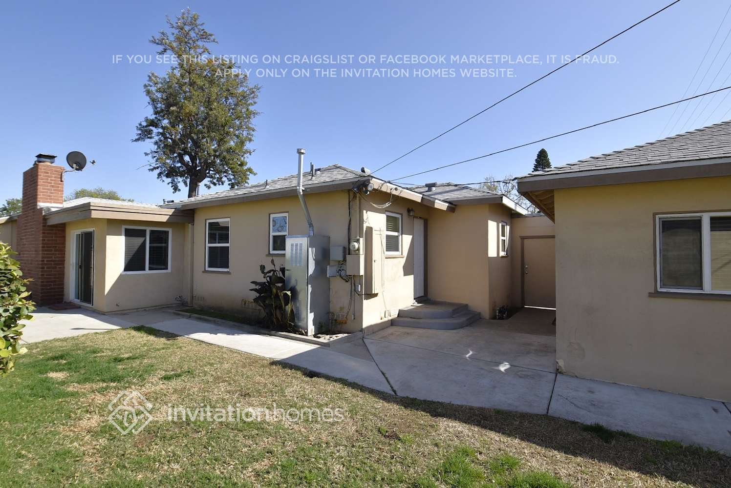 Building Photo - 1221 E Roosevelt Rd