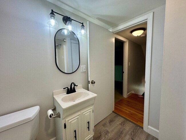 Building Photo - $3,195 Spacious 4BD/2BA Home w/Fenced Backyard | Available Now