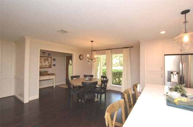 Building Photo - 2 Woodhaven Wood Ct